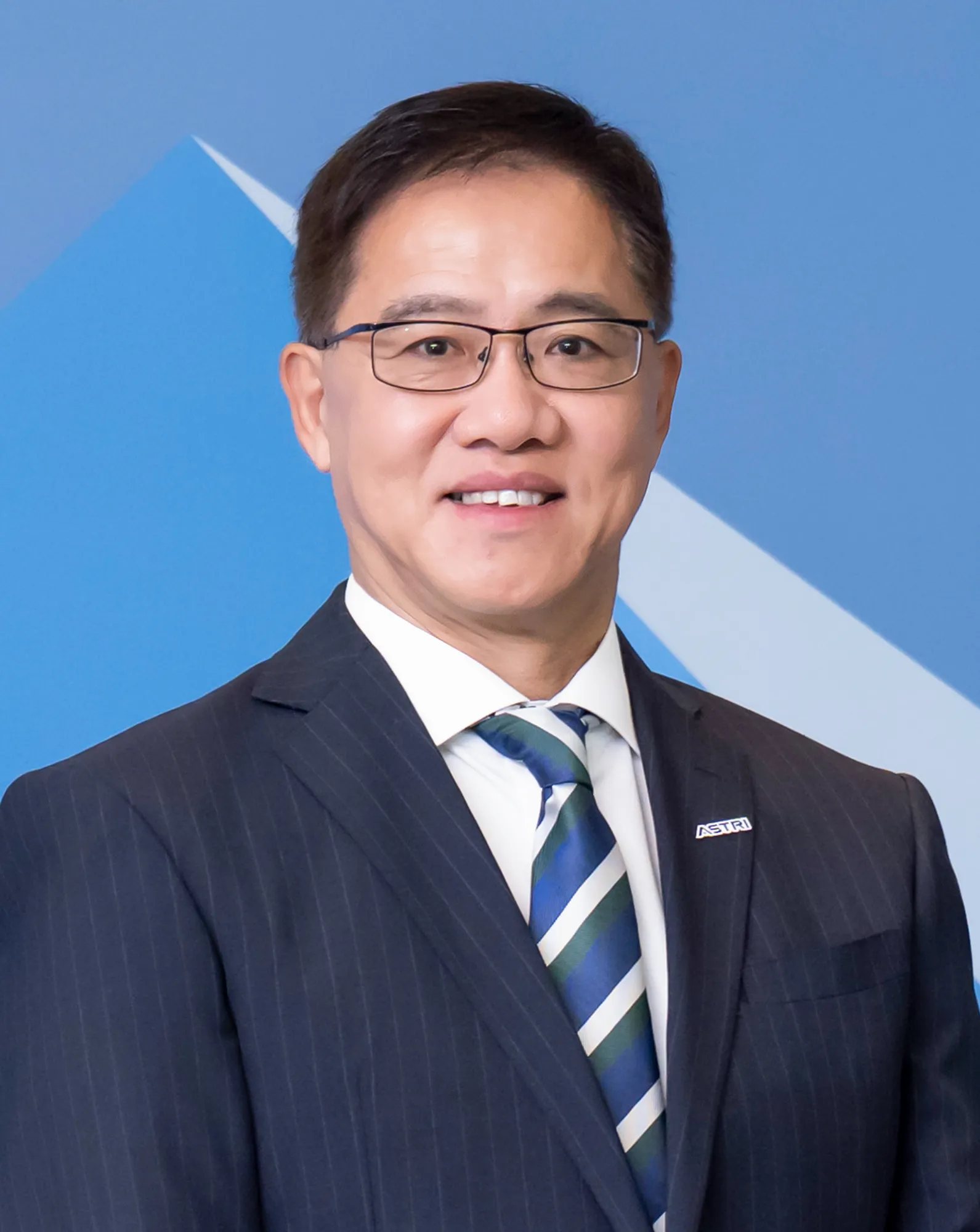 Ted Suen Headshot