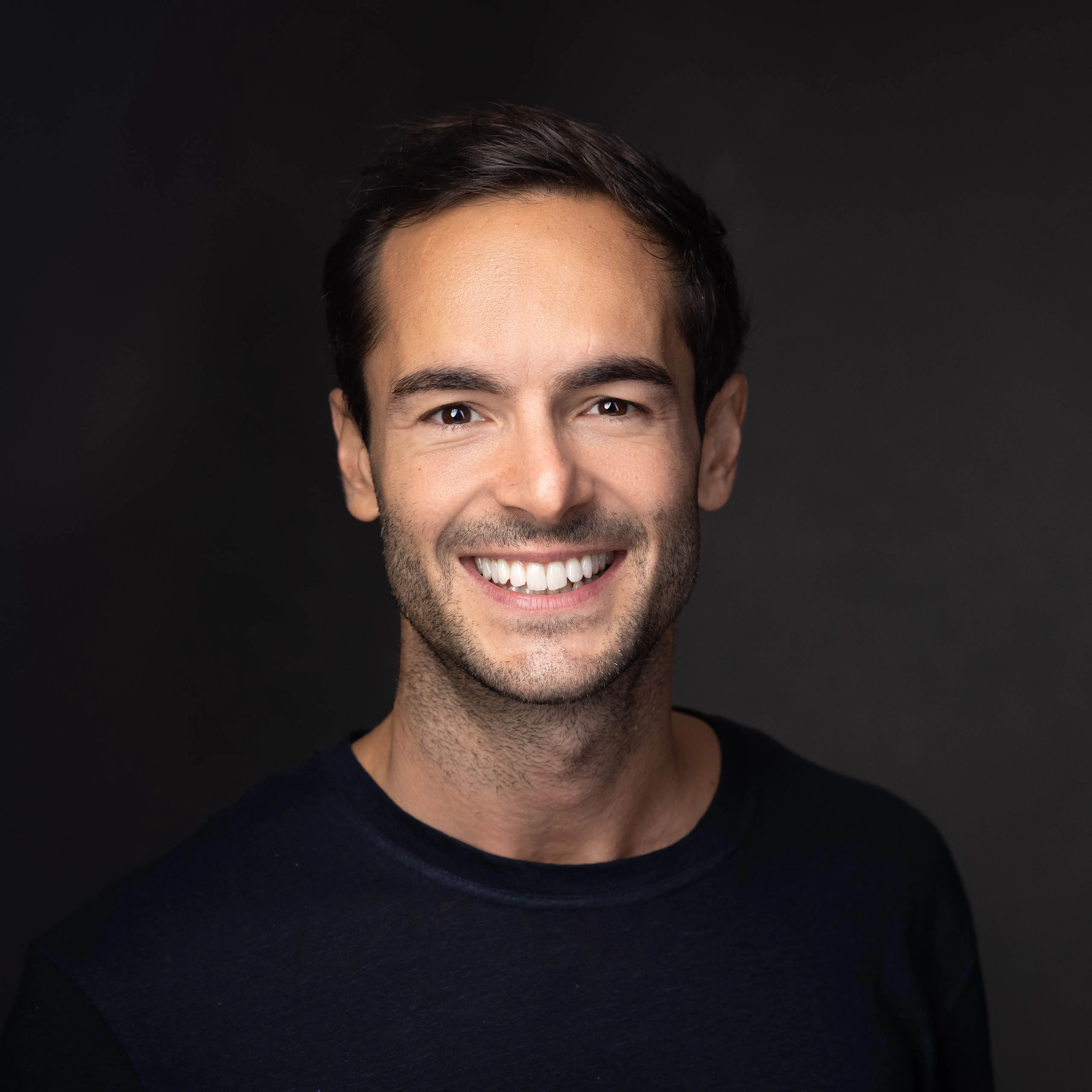 julian pistone headshot
